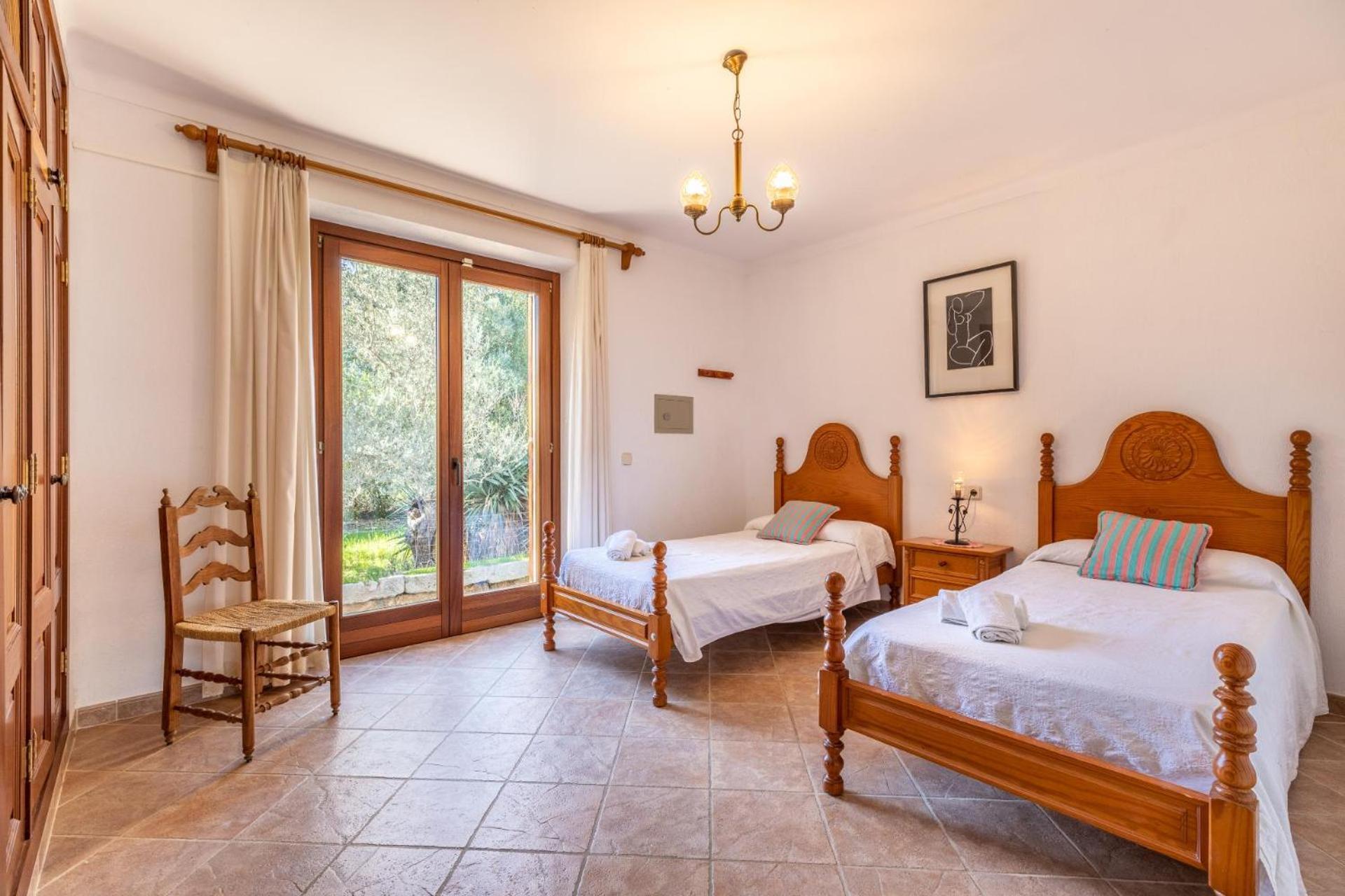 Lolivar Canaves By Vintage Travel * Pollença