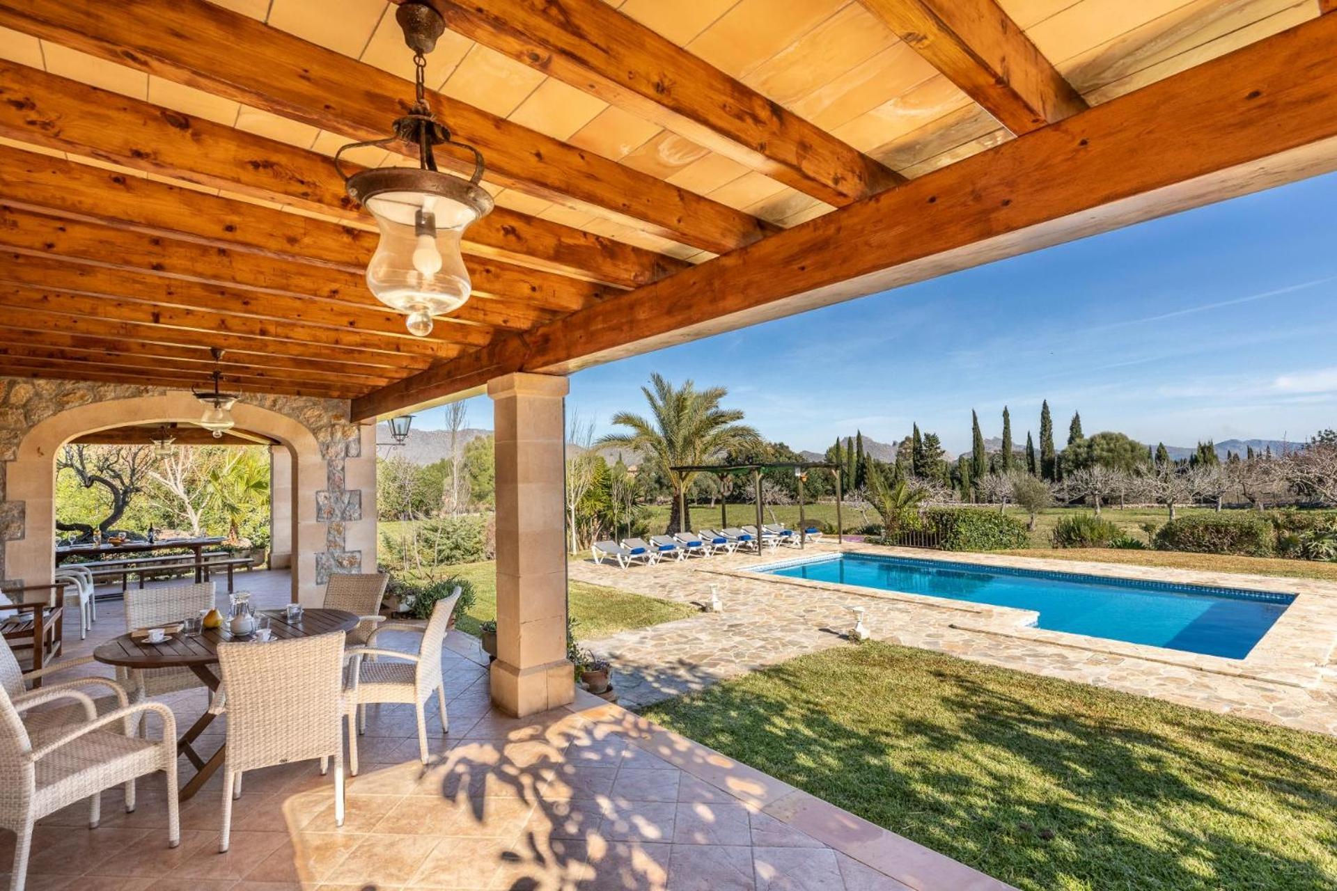 Villa Lolivar Canaves By Vintage Travel