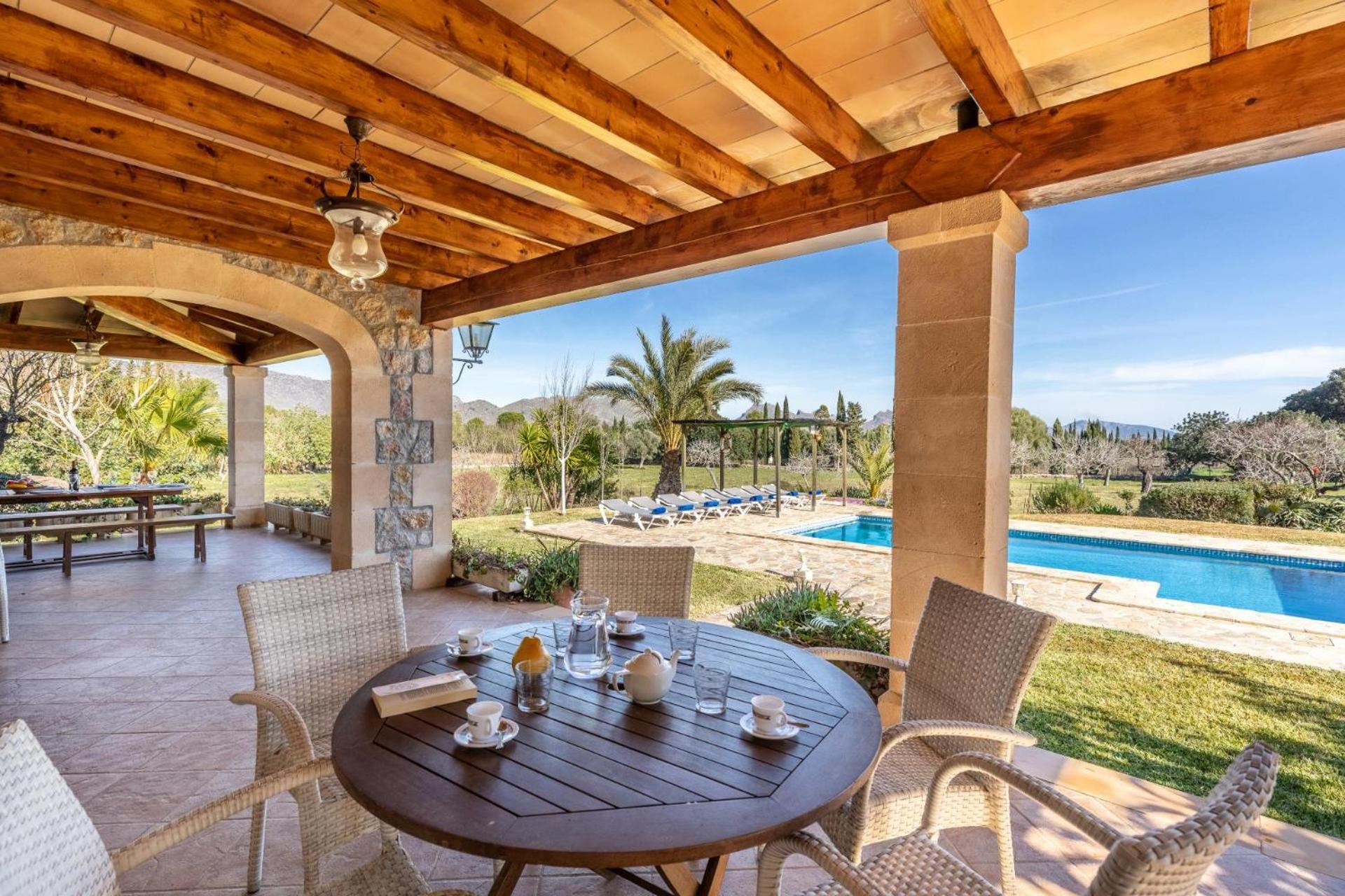 Villa Lolivar Canaves By Vintage Travel